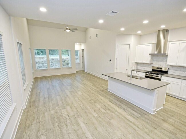 Building Photo - 1249 Summerbrooke Cir