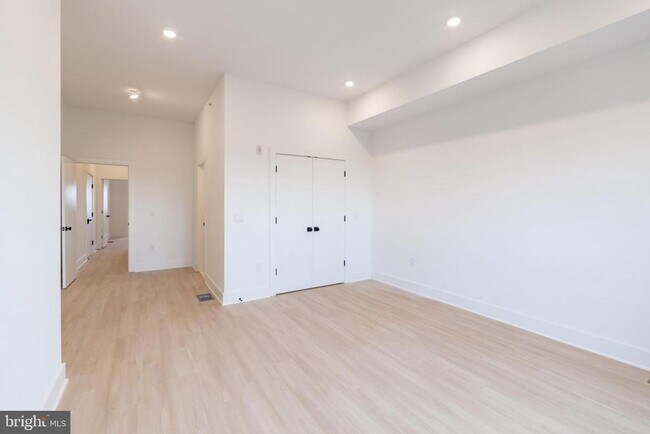 Building Photo - 4408 Lancaster Ave