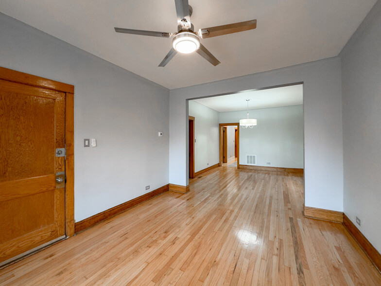 Building Photo - 4322 W Kamerling Ave
