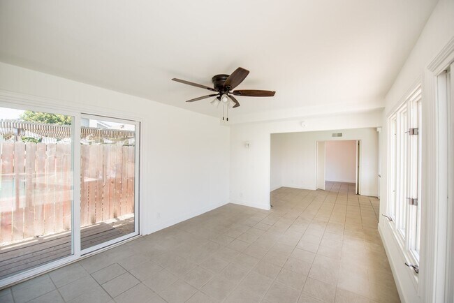 Building Photo - COSTA MESA: 3 Bedroom Single Story Home with a Pool