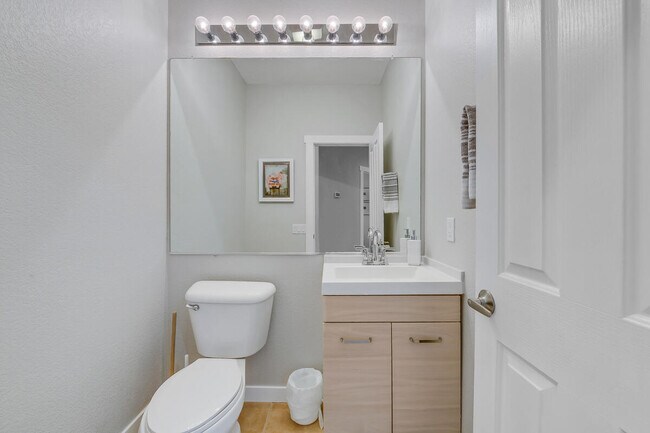 Building Photo - 67361 N Laguna Dr