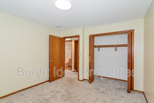 Building Photo - 622 Pleasant Dr