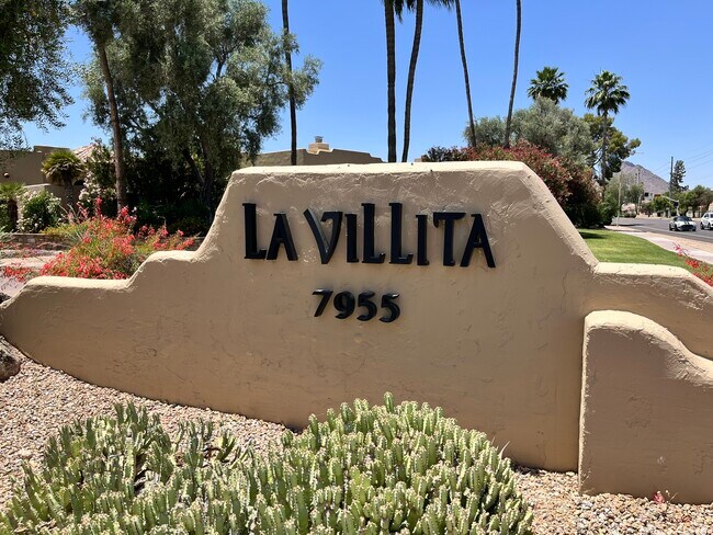 Building Photo - 7955 E Chaparral Rd