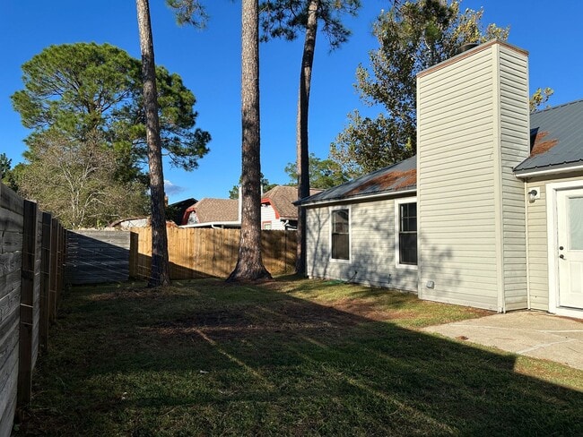 Building Photo - 1500 Kruse Dr