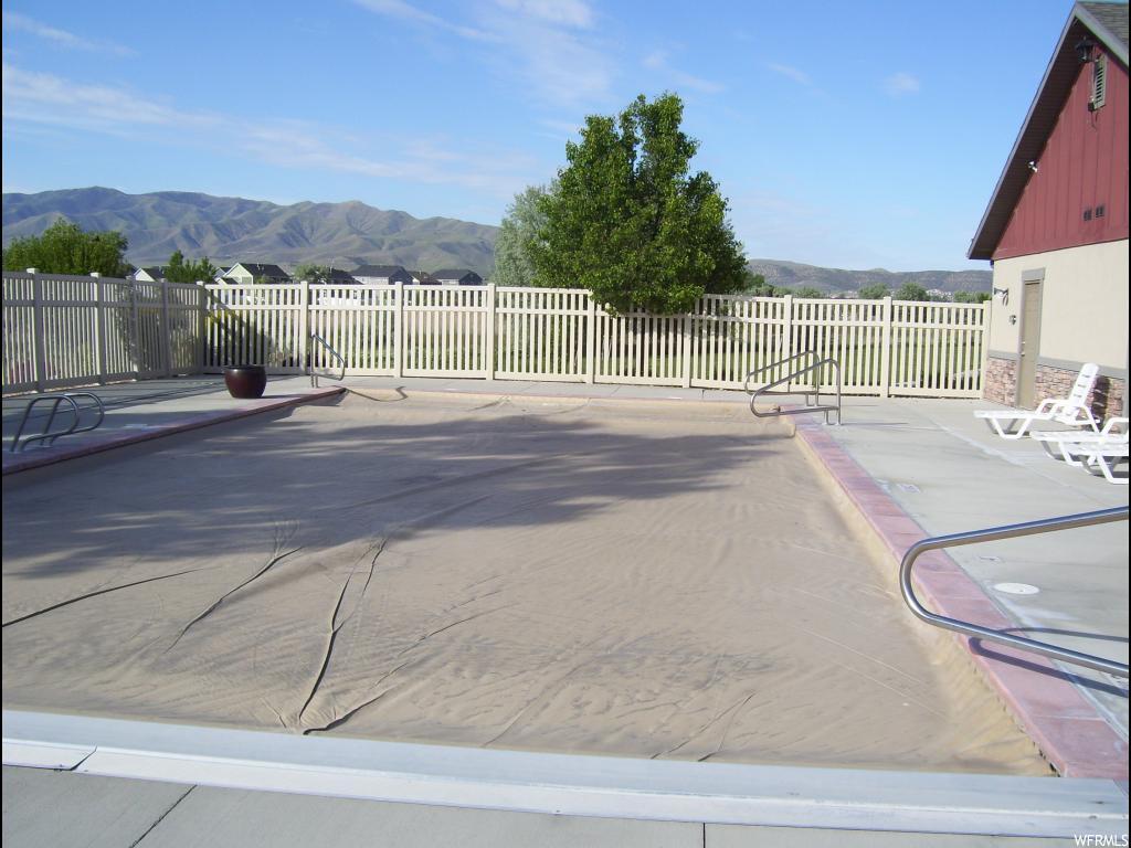 Building Photo - 1252 N Willowbrook Ln