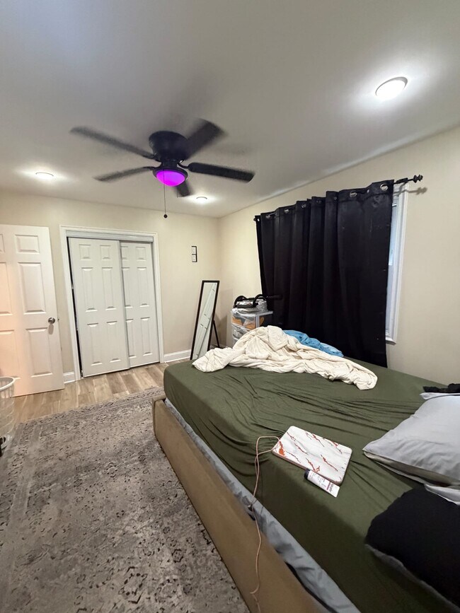 Building Photo - 408 Apple Dr