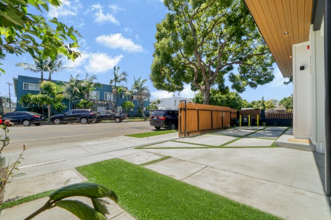 Building Photo - 4800-4802 S Slauson Ave