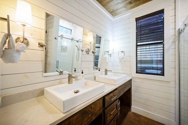 Building Photo - 295 Apple Rdg Ln