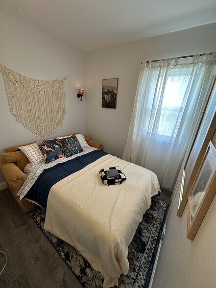 Guest Bedroom (Bed converts to couch) - 671 Fulton St