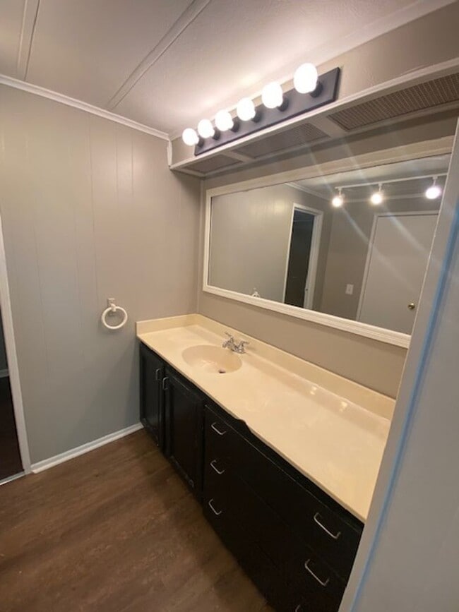 Building Photo - Renovated 3 Bedroom 2 Bath Home for Rent!!