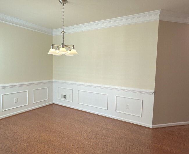 Building Photo - 3 Bedroom, 2.5 Bath, Loft, 2-Car Garage Ho...