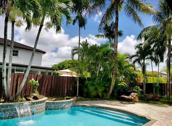 Building Photo - 18121 SW 152nd Ct