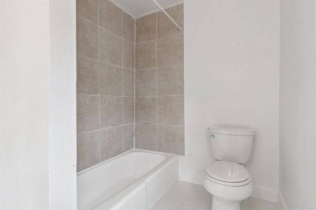 Building Photo - 2814 Gonzales St