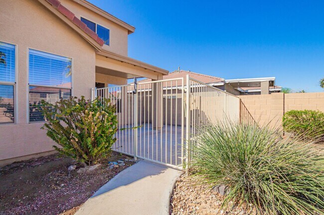 Building Photo - Spacious & Elegant Home with Resort-Style Backyard in Gated Community