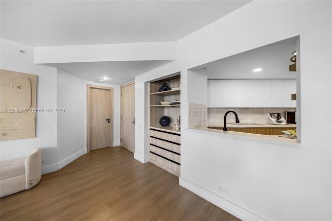 Building Photo - 701 Brickell Key Blvd