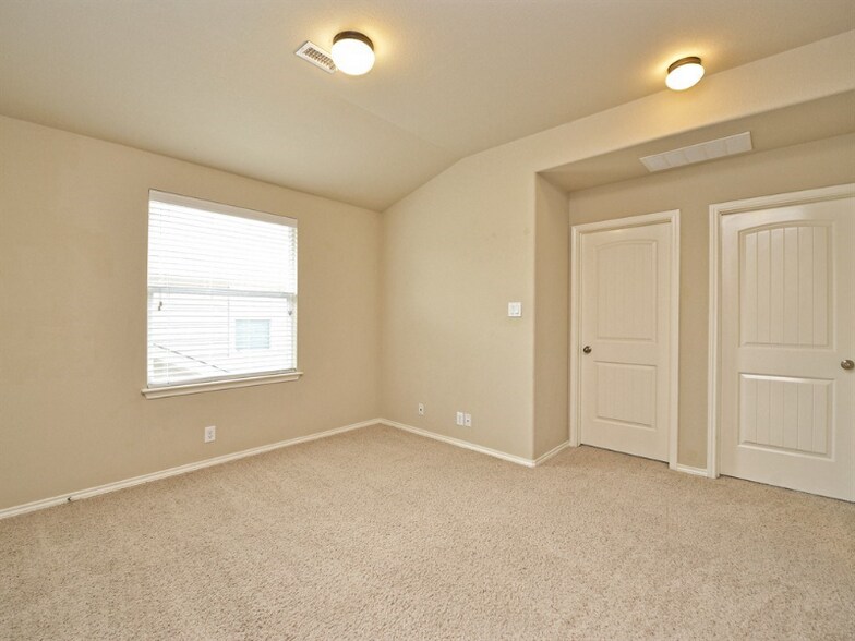 Building Photo - 8725 White Ibis Dr