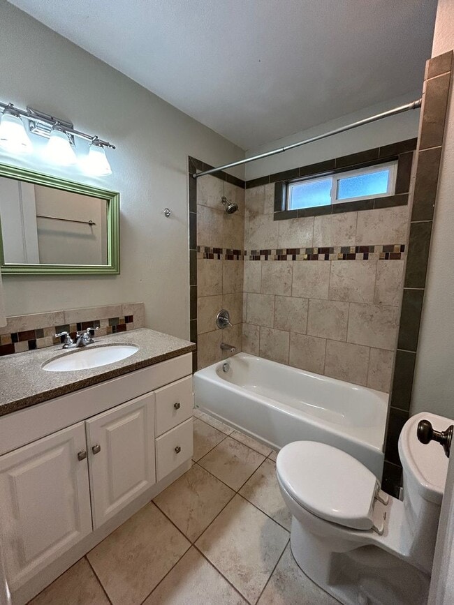 Building Photo - 1603 NW 2nd St