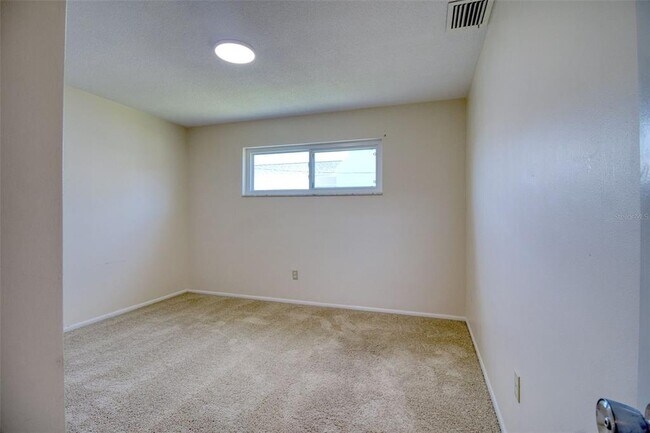 Building Photo - 1837 Princeton Dr