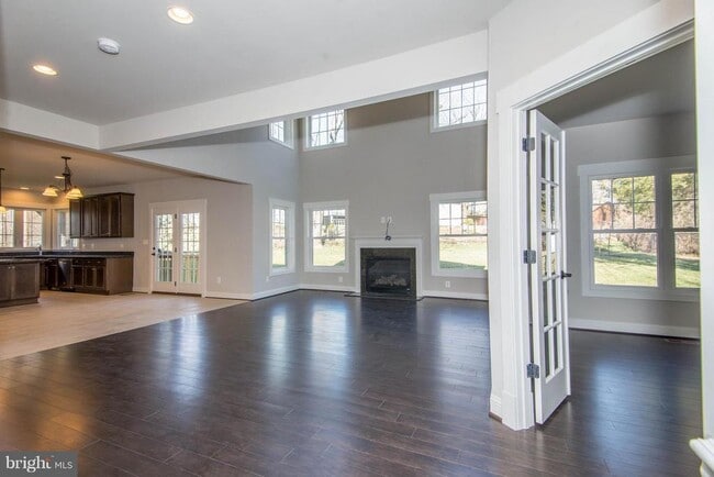 Building Photo - 7408 Bethune St