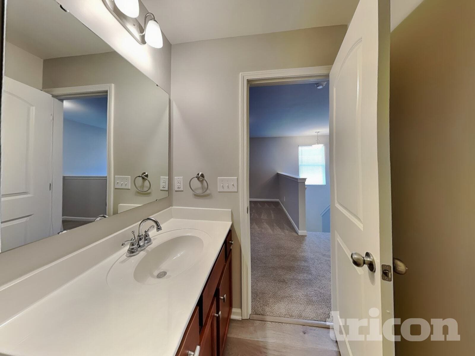 Building Photo - 1704 Sawtooth Ct