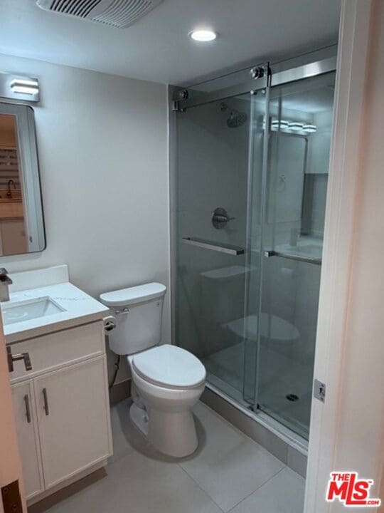 Building Photo - 5193-5193 Lindley Ave