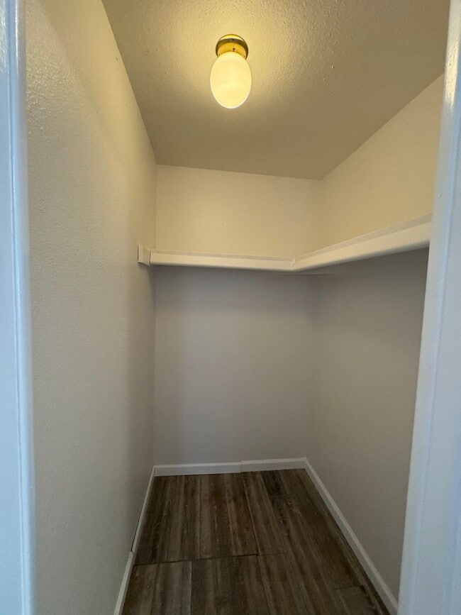 Building Photo - Myrtle Creek 3 bedroom home with 1 car garage