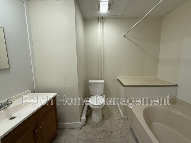 Building Photo - 357 S 3rd St