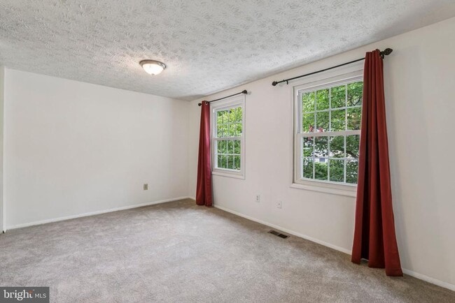 Building Photo - 8277 Crestmont Cir