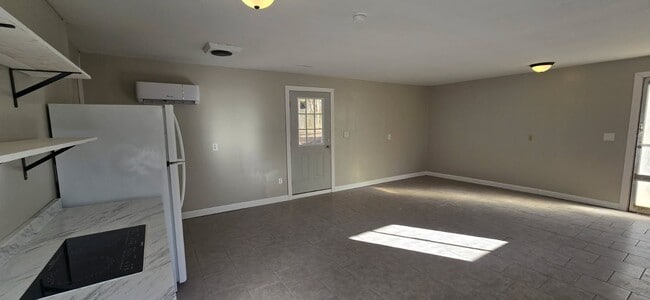 Building Photo - 20661 Monrovia Rd