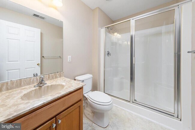 Building Photo - 1122 Tristram Cir