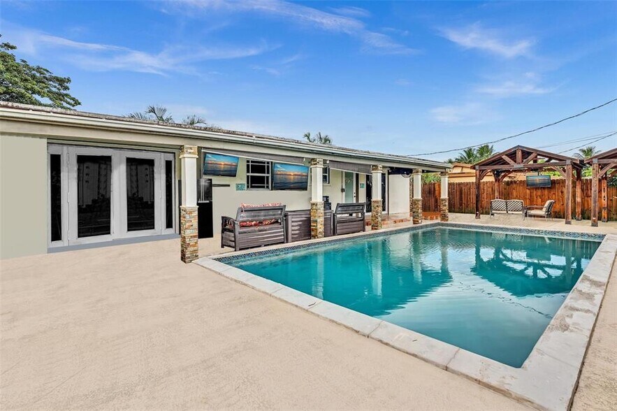 Building Photo - 6960 SW 15th St