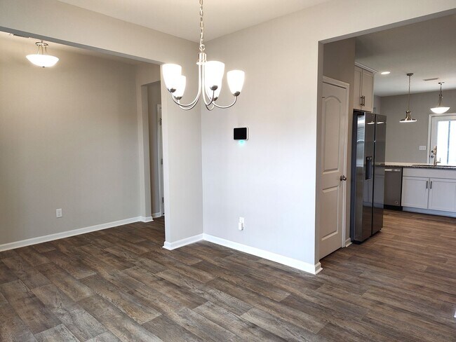 Building Photo - Beautiful home located in the Upper Riverpointe Community in Charlotte !