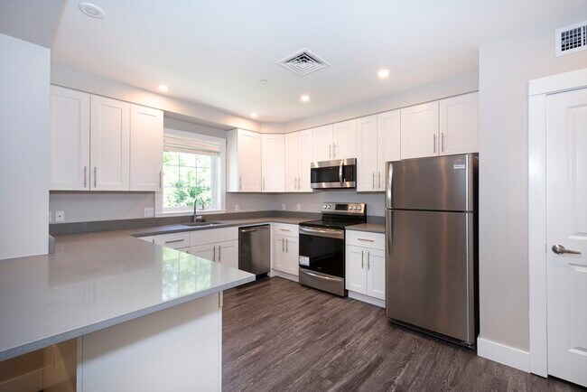 Building Photo - 50 Country Way