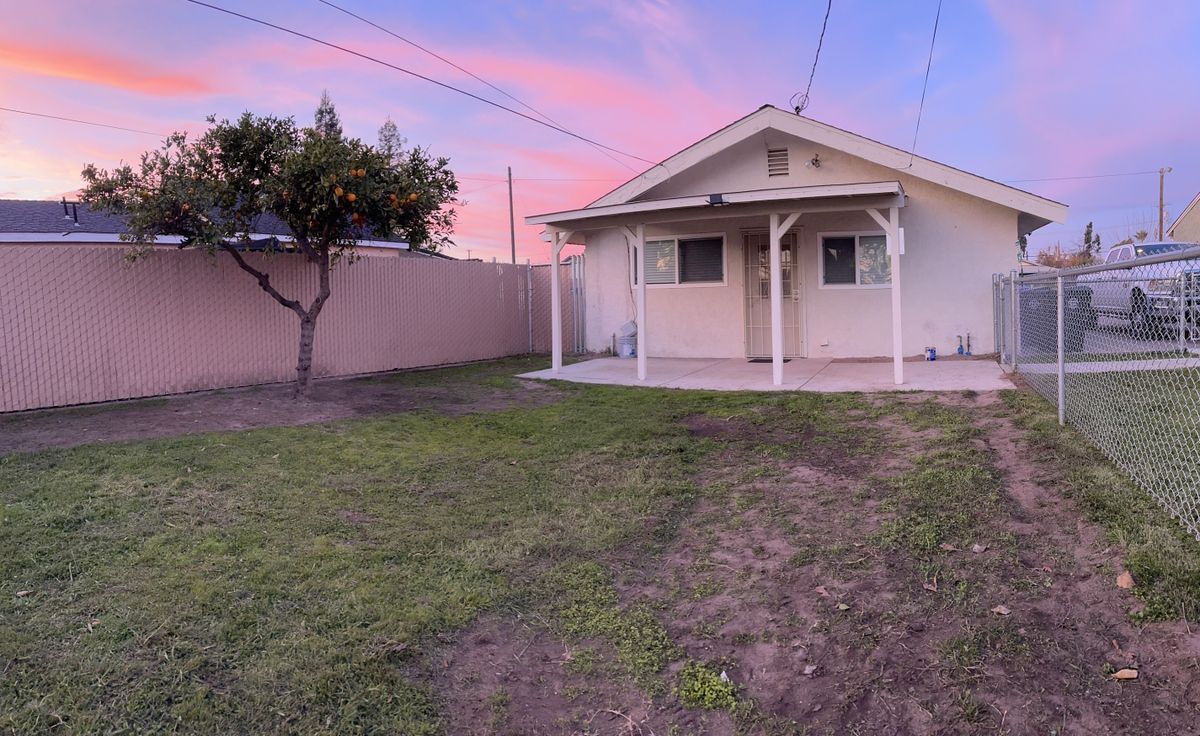 Building Photo - 832 Marion St