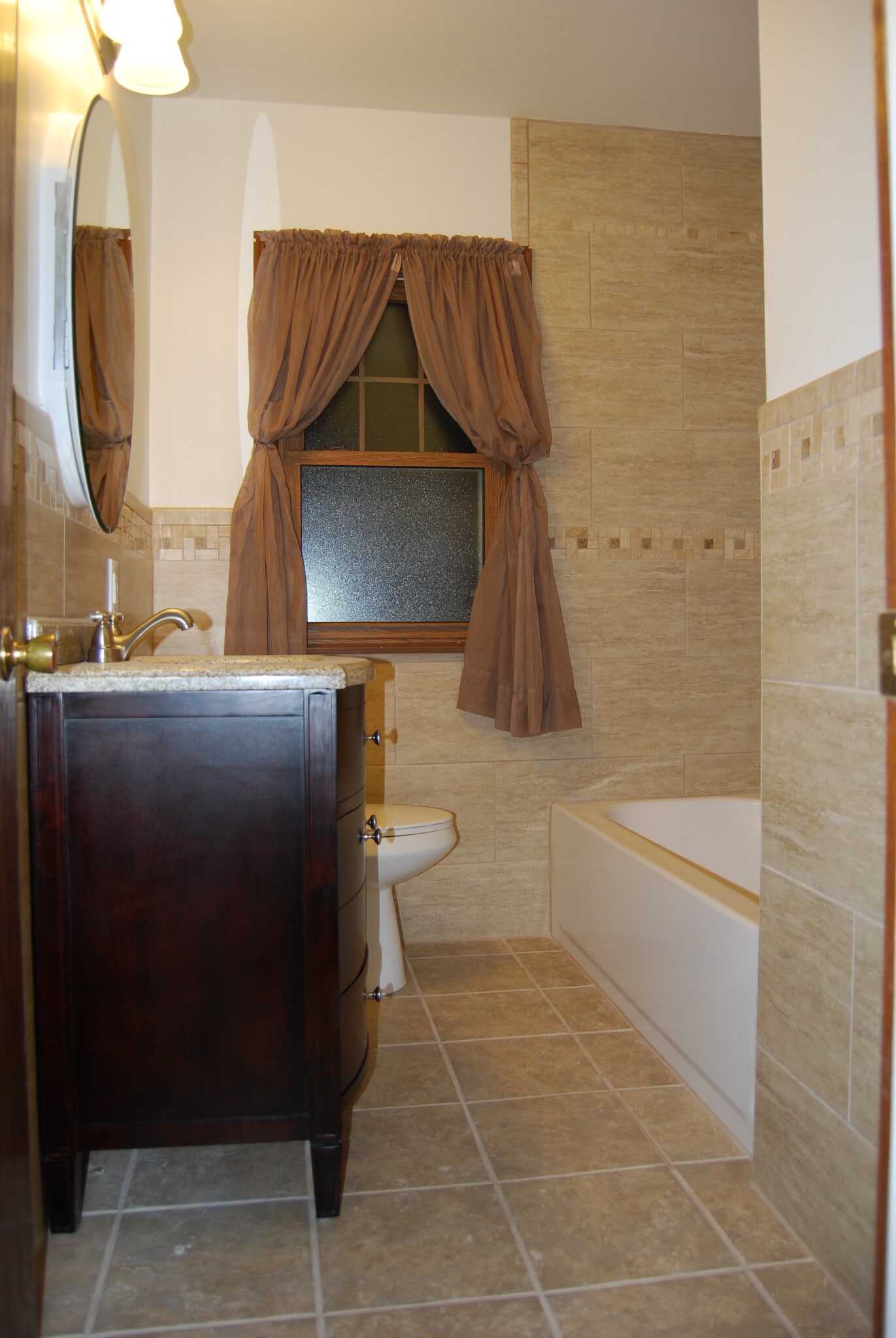 Bathroom - 2923 Arthur St NE