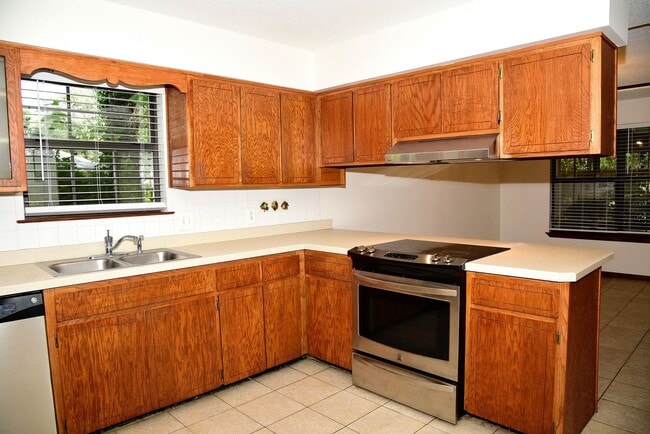 Building Photo - 3 bedroom in Bluewater Bay!