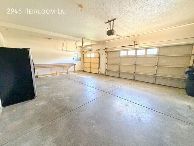 Building Photo - 2946 Heirloom Ln
