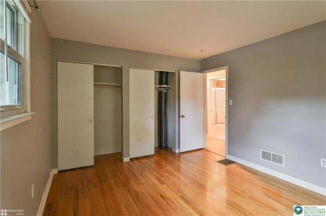 Building Photo - 900 Mine Lane Rd