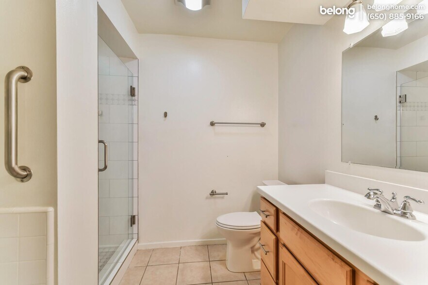 Building Photo - 27907 Ridgecove Ct N