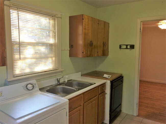 Building Photo - 7716 Dobbin Rd