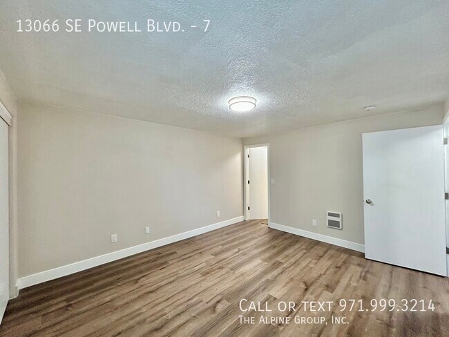 Building Photo - 13066 SE Powell Blvd