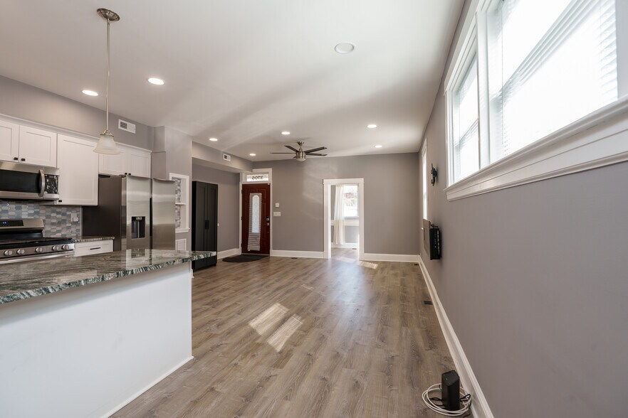 Building Photo - 3706 3rd St