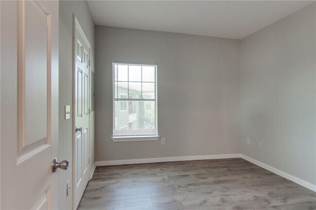 Building Photo - 2320 Gracy Farms Ln