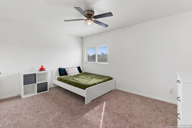 Building Photo - 4 Bedroom/2.5 Bathroom Tribute Ranch Subdivision