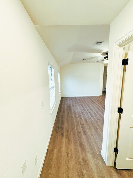 Building Photo - 212 NW 122nd St