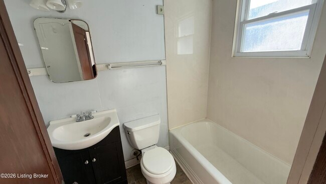 Building Photo - 2121 Culbertson Ave