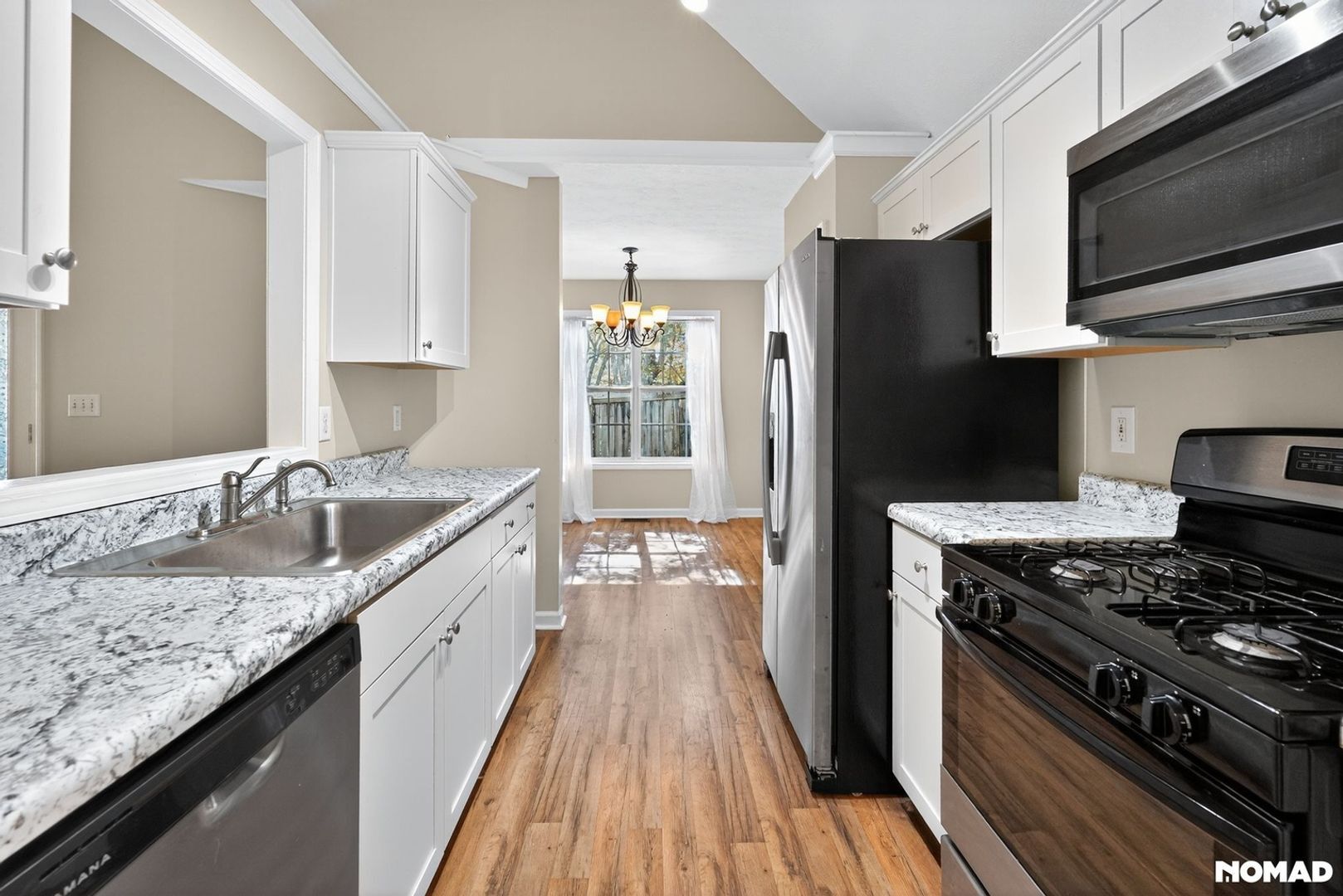 Building Photo - 198 Lakeview Dr