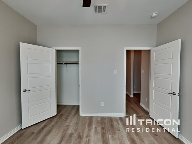 Building Photo - 714 Barbary Ln