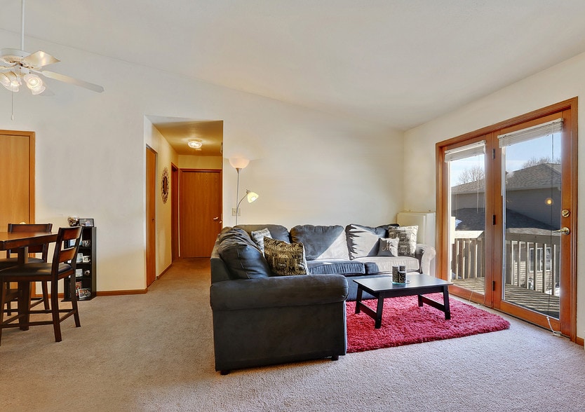 Spacious Living Rooms - Yorkshire Lane Apartments