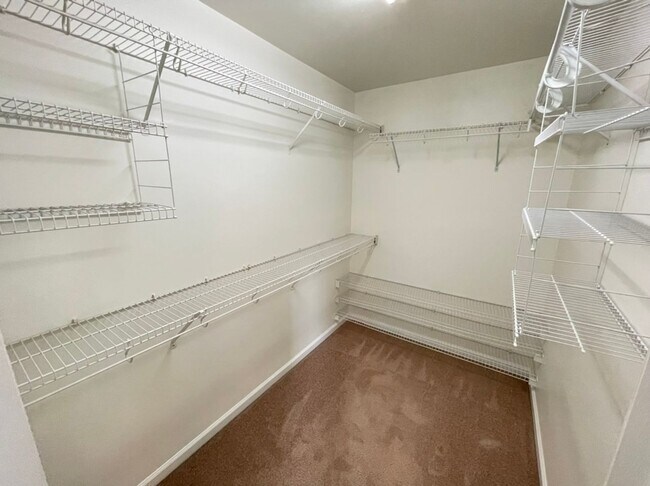 Building Photo - Elegant 4 Bedroom Home in Heart of Cary